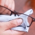Removendo arranhões de lentes de plástico