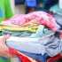 Remova os odores corporais das roupas