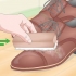 Consertando sapatos de couro rachados